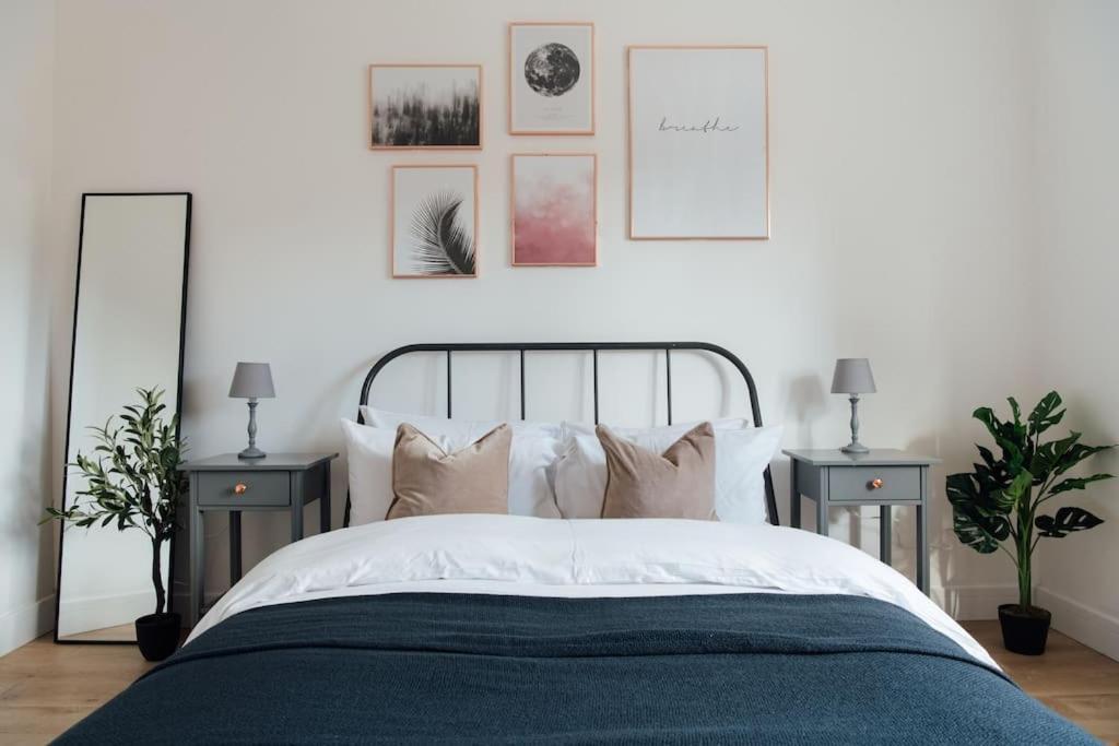 Stylish 2 Bedroom Flat In Ilford, London ภายนอก รูปภาพ