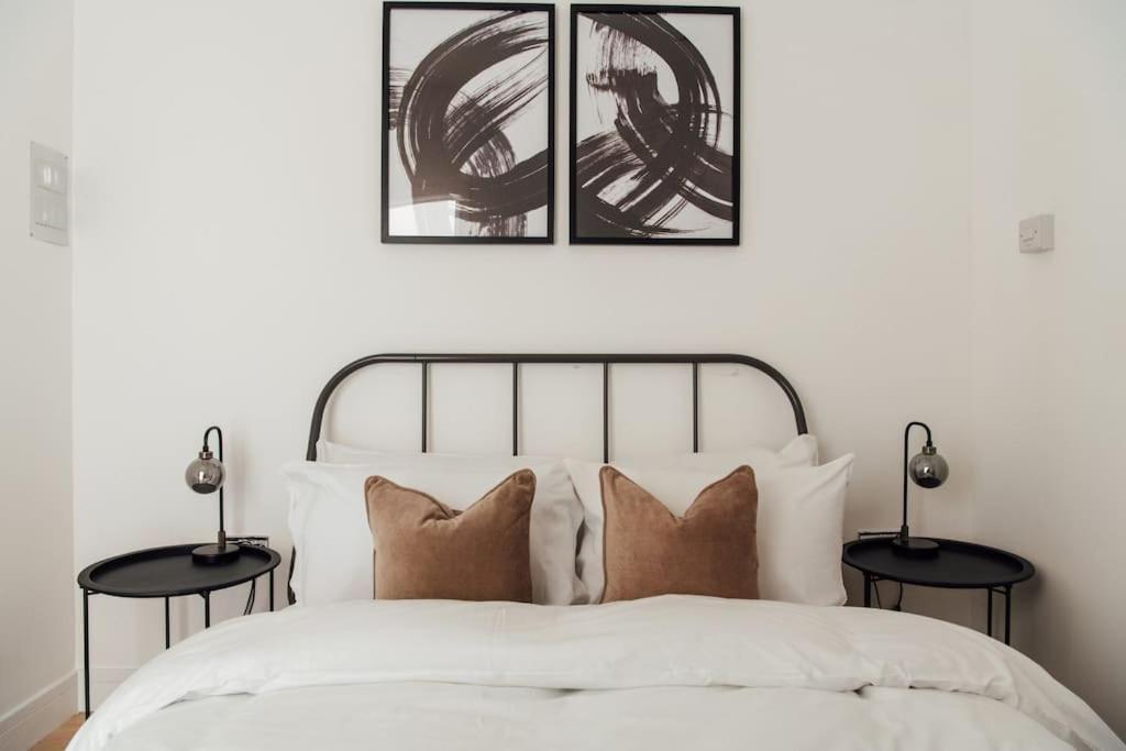 Stylish 2 Bedroom Flat In Ilford, London ภายนอก รูปภาพ